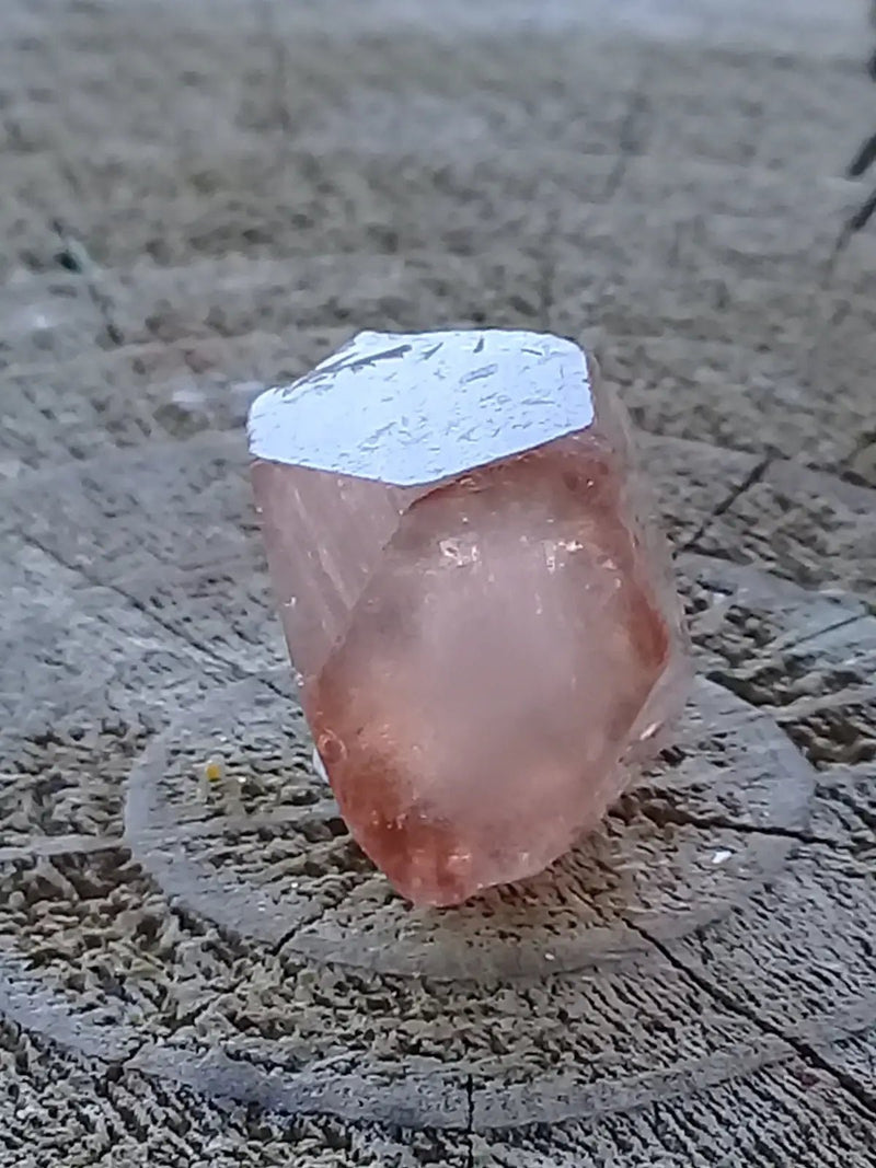 Load image into Gallery viewer, Topaze brune du Pakistan Cristal brut naturel Grade A++++ (Non traité) Topaze Impériale du Pakistan Cristal brut
