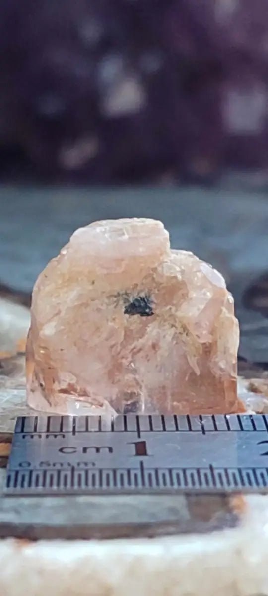 Load image into Gallery viewer, Topaze brune du Pakistan Cristal brut naturel Grade A++++ (Non traité) Topaze Impériale du Pakistan Cristal brut
