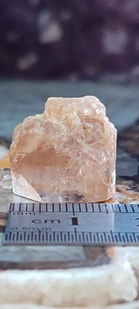 Load image into Gallery viewer, Topaze brune du Pakistan Cristal brut naturel Grade A++++ (Non traité) Topaze Impériale du Pakistan Cristal brut
