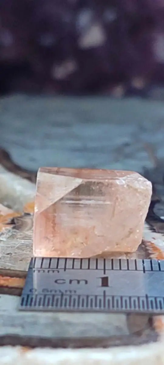 Load image into Gallery viewer, Topaze brune du Pakistan Cristal brut naturel Grade A++++ (Non traité) Topaze Impériale du Pakistan Cristal brut
