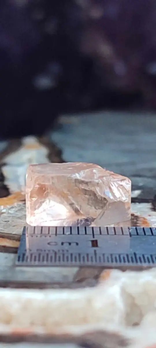 Load image into Gallery viewer, Topaze Brune du Pakistan Cristal brut naturel Grade A++++ (Traité) Topaze Impériale du Pakistan Cristal brut
