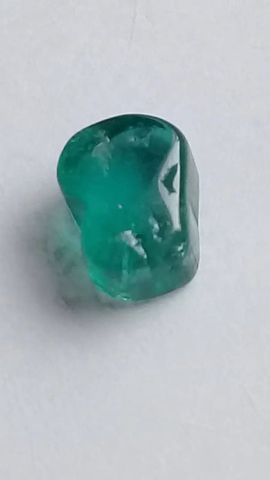 Tourmaline bleue de Paraïba fragment brut Grade A ++++ (Extrêmement rare) 2,5cts Tourmaline bleue de Paraïba fragment brut