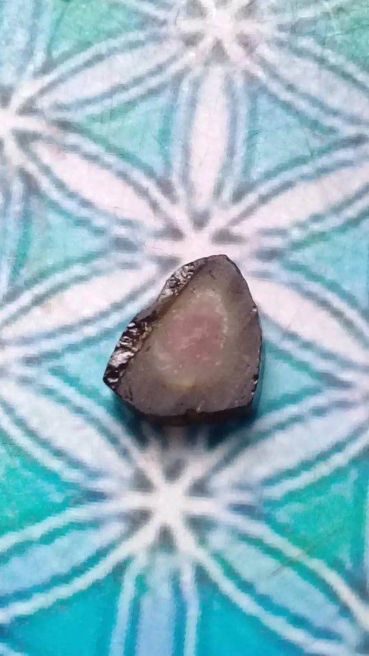 Tourmaline melon d’eau fragment brut Grade A ++++ (Rare) Tourmaline melon d’eau fragment brut Grade A ++++