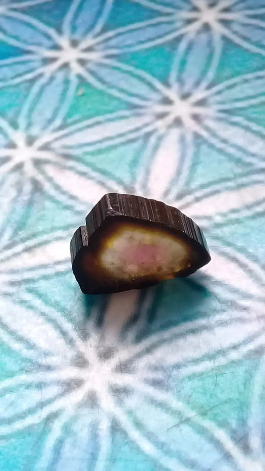 Tourmaline melon d’eau fragment brut Grade A ++++ (Rare) Tourmaline melon d’eau fragment brut Grade A ++++