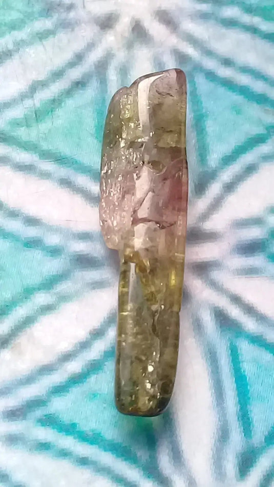 Tourmaline melon d’eau fragment brut Grade A ++++ (Rare) Tourmaline melon d’eau fragment brut Grade A ++++