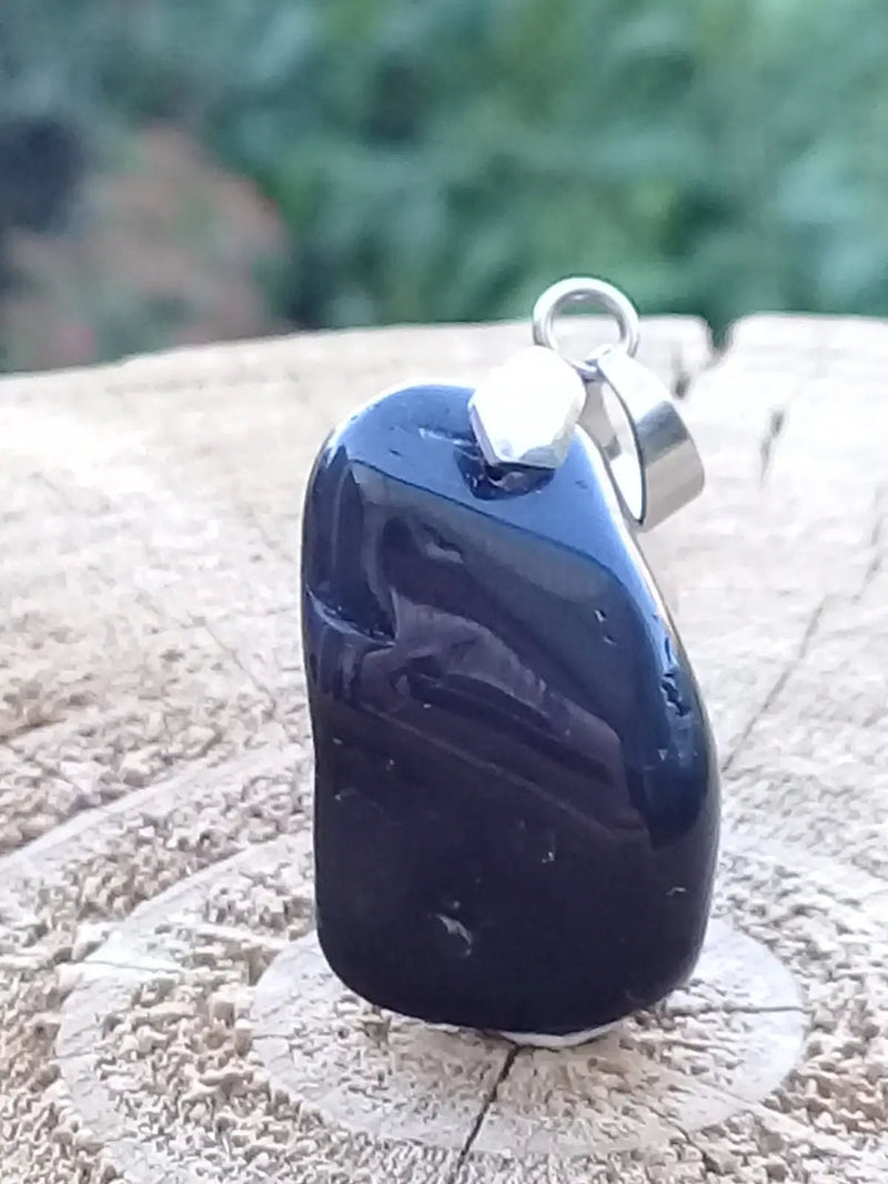 Chargez l&#39;image dans la visionneuse de la galerie, Tourmaline noire Schörl pendentif Grade A++++ Fourni avec son cordon Tourmaline noire Schörl pendentif
