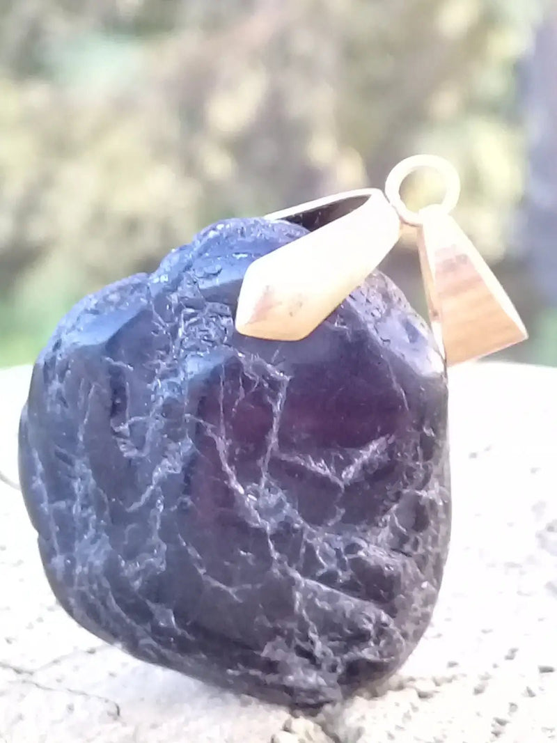 Chargez l&#39;image dans la visionneuse de la galerie, Tourmaline noire Schörl pendentif Grade A++++ Fourni avec son cordon Tourmaline noire Schörl pendentif
