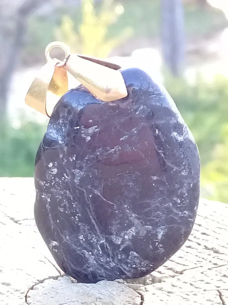 Chargez l&#39;image dans la visionneuse de la galerie, Tourmaline noire Schörl pendentif Grade A++++ Fourni avec son cordon Tourmaline noire Schörl pendentif
