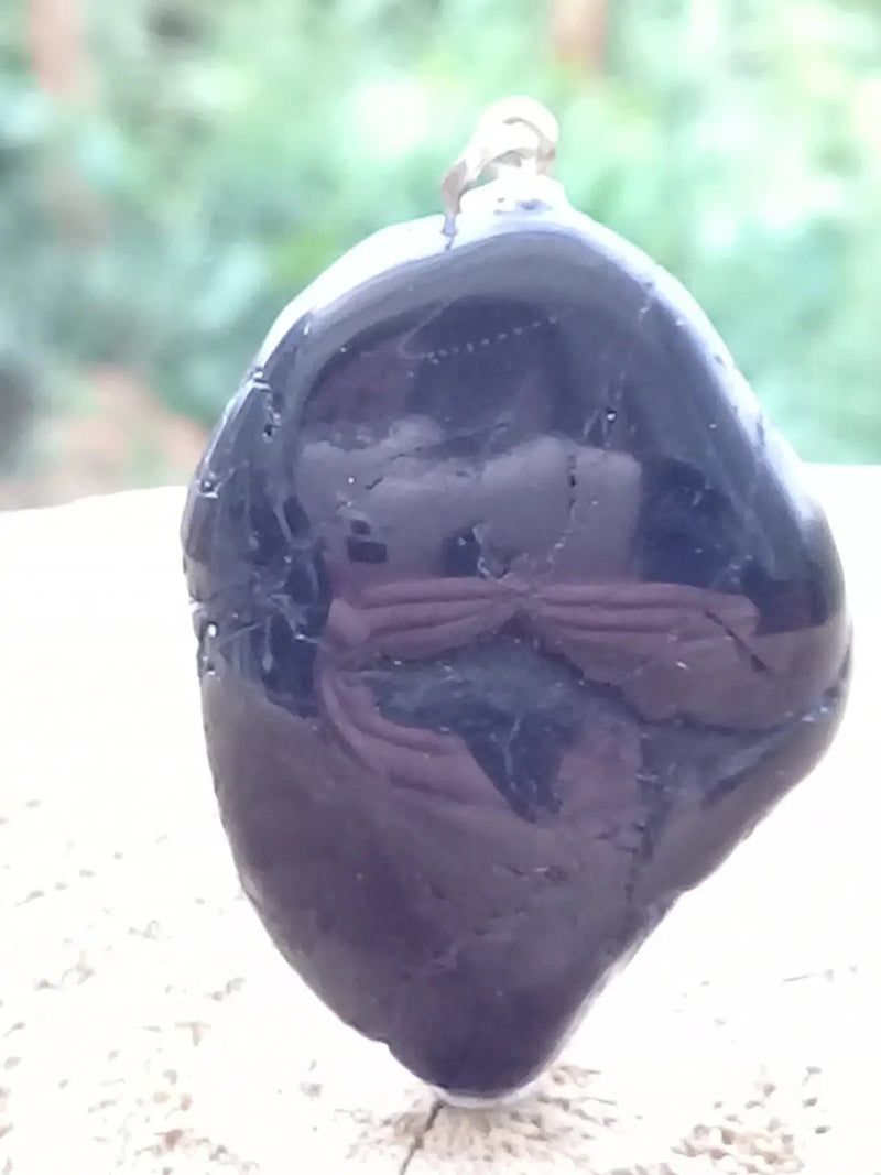 Chargez l&#39;image dans la visionneuse de la galerie, Tourmaline noire Schörl pendentif Grade A++++ Fourni avec son cordon Tourmaline noire Schörl pendentif
