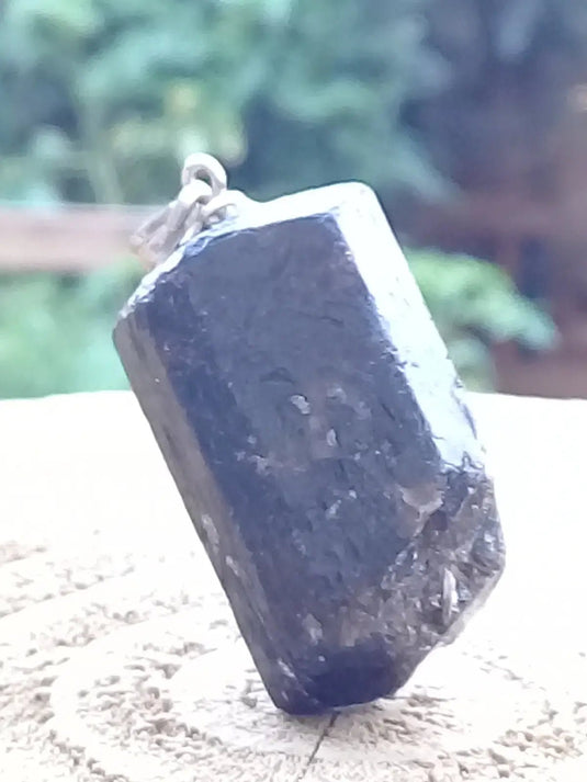 Tourmaline noire Schörl pendentif Grade A++++ Fourni avec son cordon Tourmaline noire Schörl pendentif