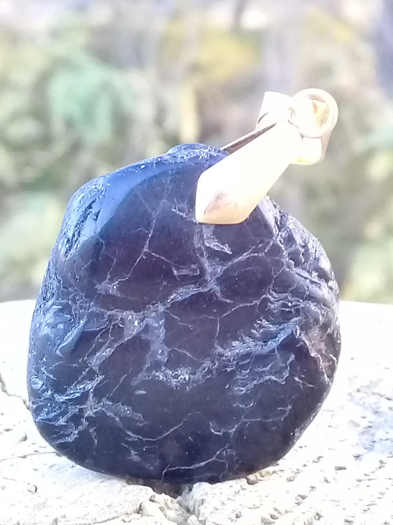 Carica immagine in Galleria Viewer, Tourmaline noire Schörl pendentif Grade A++++ Fourni avec son cordon Tourmaline noire Schörl pendentif Dans la besace du p&#39;tit Poucet   

