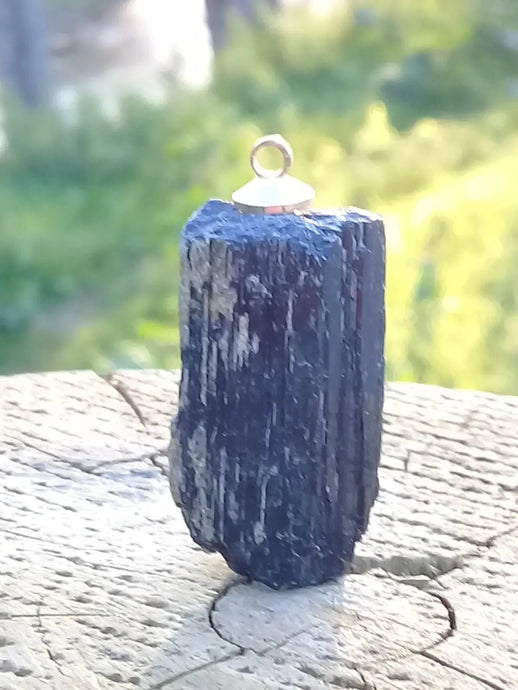 Tourmaline noire Schörl pendentif Grade A++++ Fourni avec son cordon Tourmaline noir Schörl pendentif