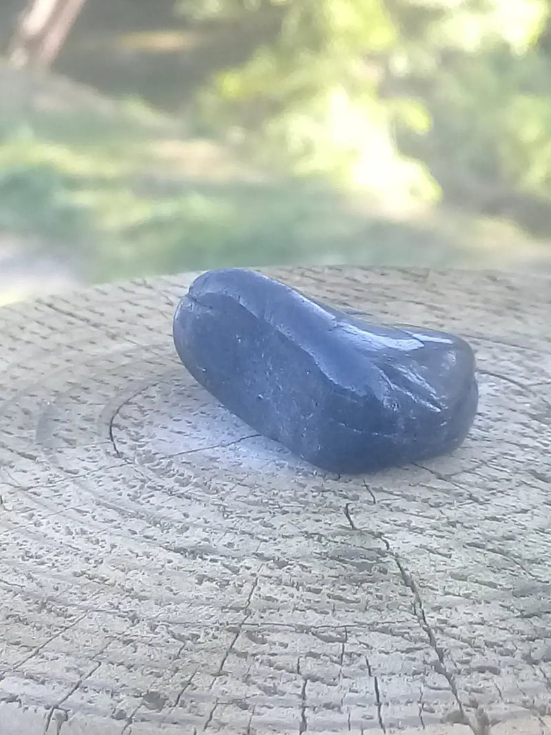 Load image into Gallery viewer, Tourmaline noire Schörl pierre roulée Grade A ++++ Tourmaline noire Schörl pierre roulée
