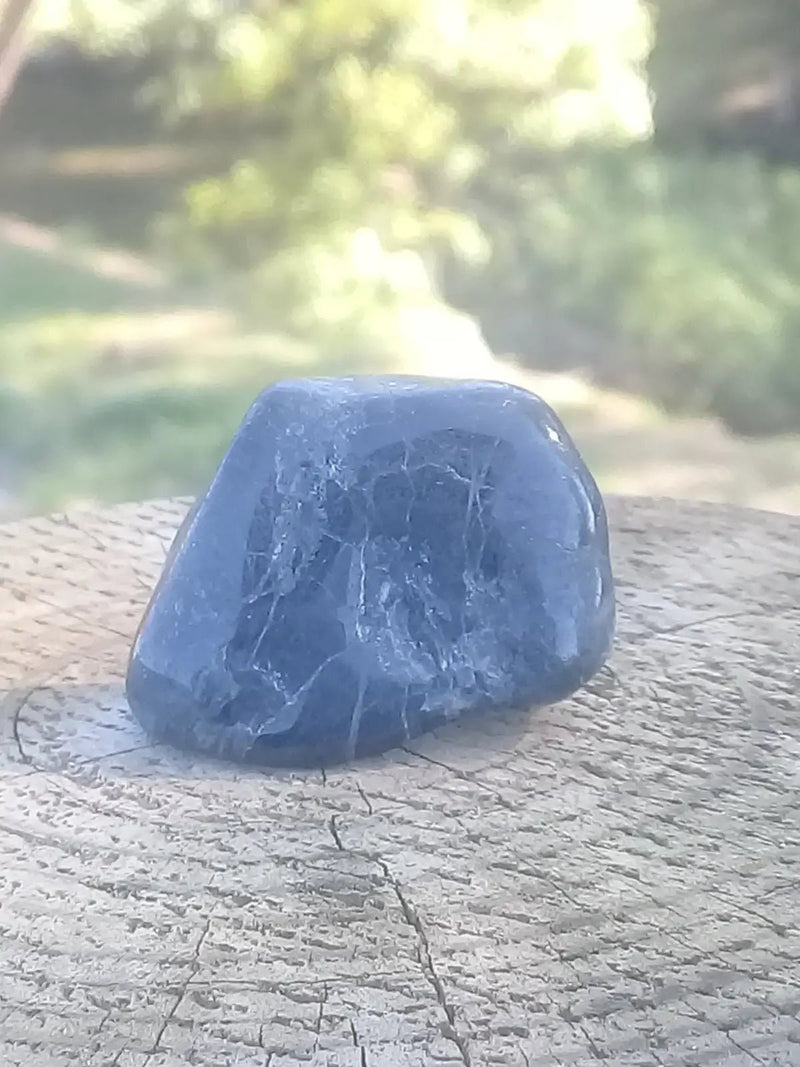 Load image into Gallery viewer, Tourmaline noire Schörl pierre roulée Grade A ++++ Tourmaline noire Schörl pierre roulée
