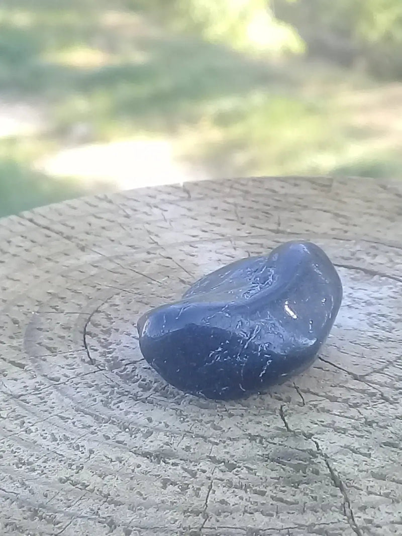 Load image into Gallery viewer, Tourmaline noire Schörl pierre roulée Grade A ++++ Tourmaline noire Schörl pierre roulée
