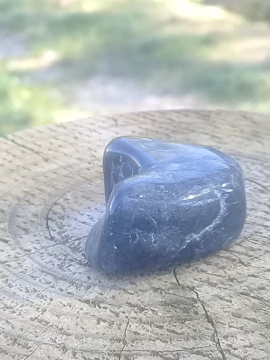 Tourmaline noire Schörl pierre roulée Grade A ++++ Tourmaline noire Schörl pierre roulée Dans la besace du p'tit Poucet...   