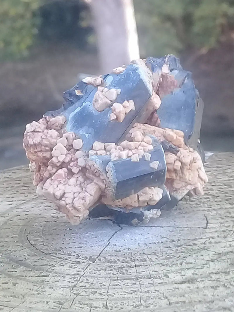 Load image into Gallery viewer, Tourmaline noire Schörl sur macle Grade A ++++ Tourmaline noire Schörl sur macle
