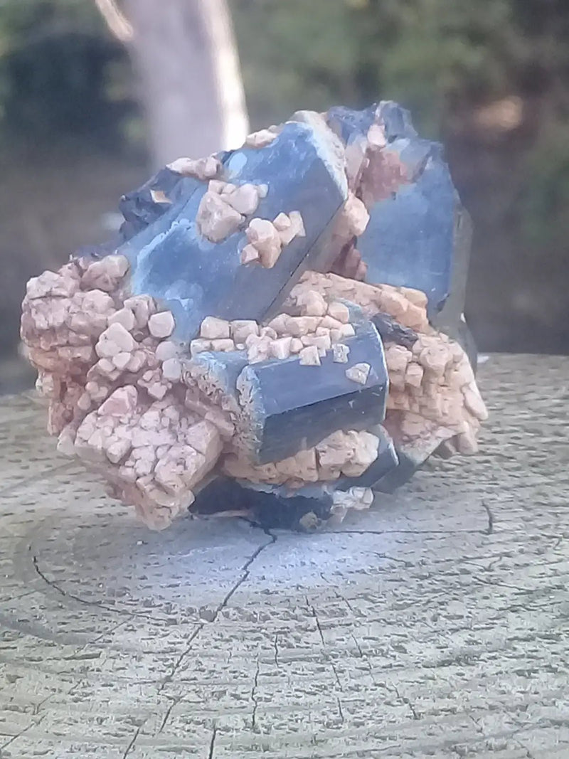 Load image into Gallery viewer, Tourmaline noire Schörl sur macle Grade A ++++ Tourmaline noire Schörl sur macle
