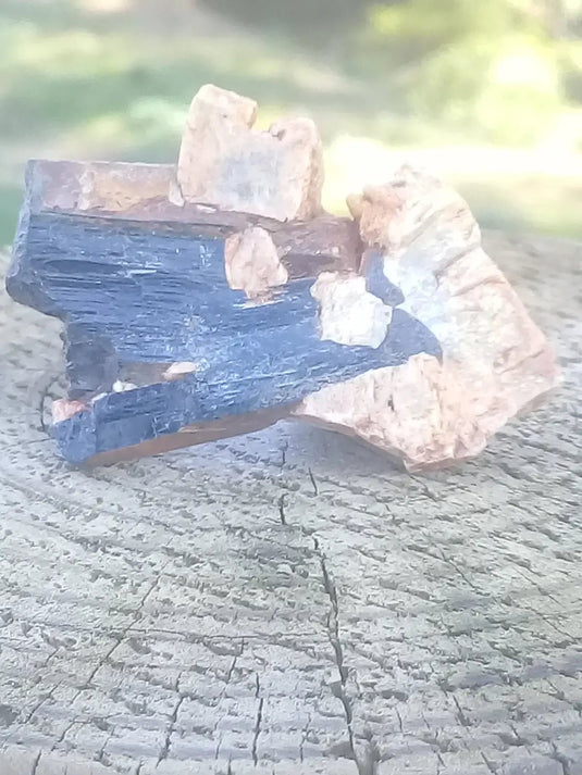 Tourmaline noire Schörl sur macle Grade A ++++ Tourmaline noire Schörl sur macle