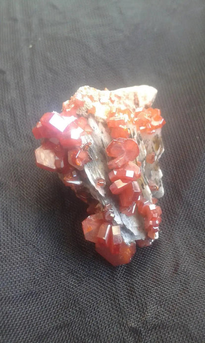 Vanadinite cristallisée du Mexique Grade A ++++pierre de collection Vanadinite cristallisée du Mexique