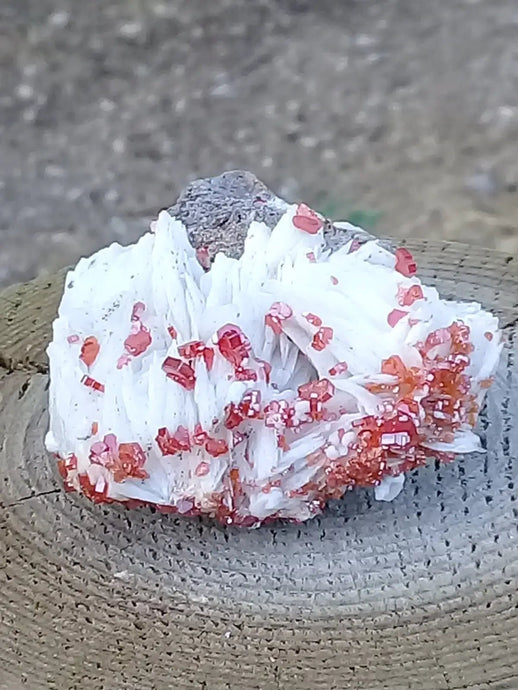Vanadinite du Pérou sur Baryte blanche Grade A ++++ Vanadinite du Pérou sur Baryte blanche