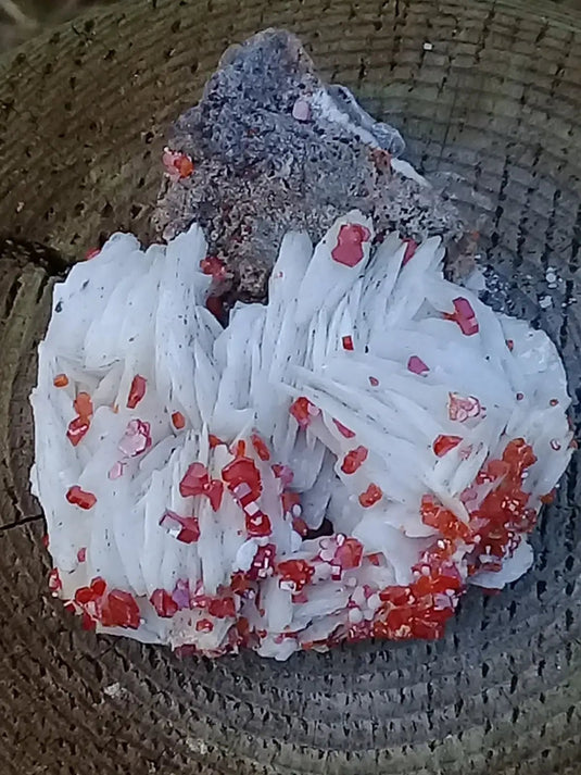 Vanadinite du Pérou sur Baryte blanche Grade A ++++ Vanadinite du Pérou sur Baryte blanche