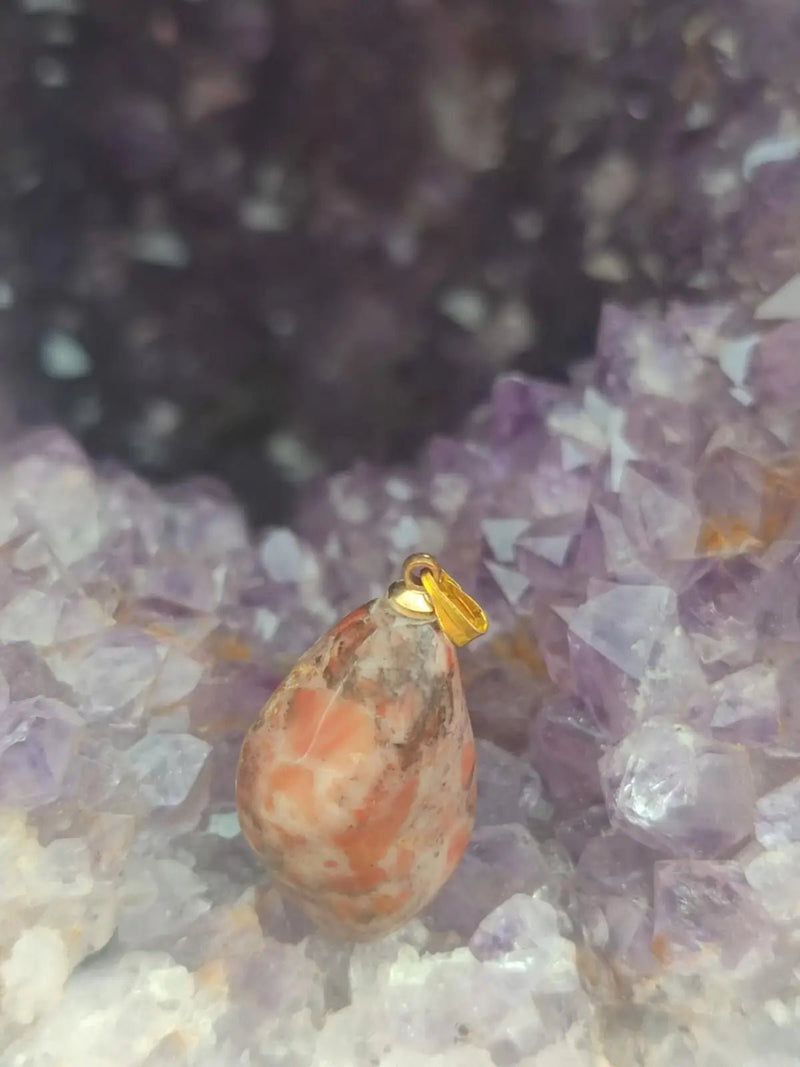 Load image into Gallery viewer, Vogésite des berges de la Salm Vosges France - Pendentif - Grade Prémium Vogésite pendentif
