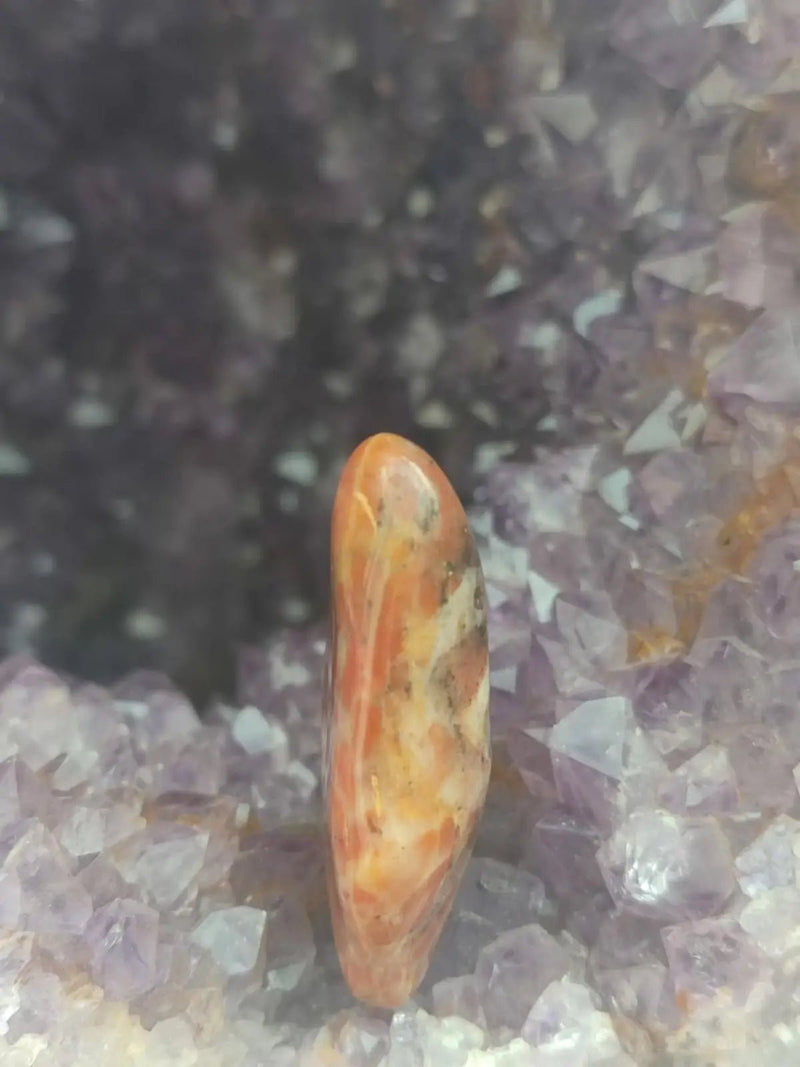 Load image into Gallery viewer, Vogésite des berges de la Salm Vosges France - Pierre roulée - Grade Prémium Vogésite pierre roulée
