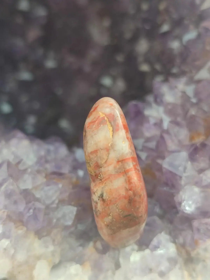 Load image into Gallery viewer, Vogésite des berges de la Salm Vosges France - Pierre roulée - Grade Prémium Vogésite pierre roulée
