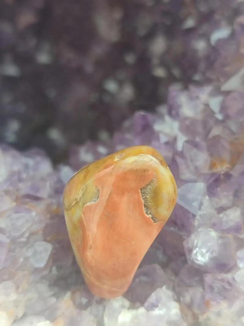 Load image into Gallery viewer, Vogésite des berges de la Salm Vosges France - Pierre roulée - Grade Prémium Vogésite pierre roulée
