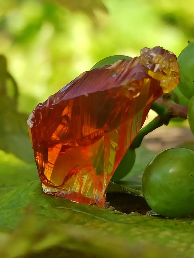 Chargez l&#39;image dans la visionneuse de la galerie, Zincite du Brésil pierre brute ’RARE’ Grade A++++ Zincite du Brésil pierre brute
