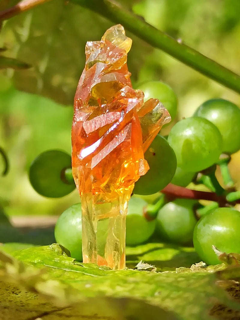 Chargez l&#39;image dans la visionneuse de la galerie, Zincite du Brésil pierre brute ’RARE’ Grade A++++ Zincite du Brésil pierre brute
