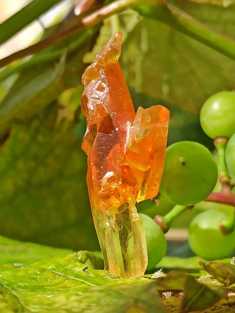 Chargez l&#39;image dans la visionneuse de la galerie, Zincite du Brésil pierre brute ’RARE’ Grade A++++ Zincite du Brésil pierre brute
