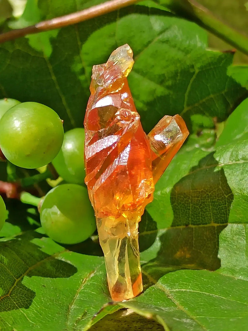 Chargez l&#39;image dans la visionneuse de la galerie, Zincite du Brésil pierre brute ’RARE’ Grade A++++ Zincite du Brésil pierre brute
