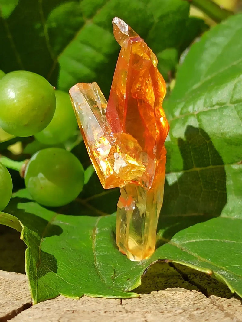 Chargez l&#39;image dans la visionneuse de la galerie, Zincite du Brésil pierre brute ’RARE’ Grade A++++ Zincite du Brésil pierre brute
