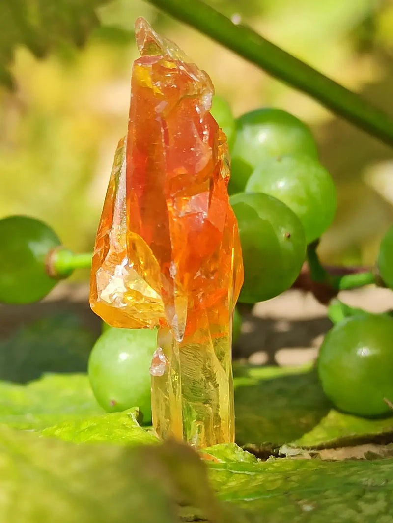 Chargez l&#39;image dans la visionneuse de la galerie, Zincite du Brésil pierre brute ’RARE’ Grade A++++ Zincite du Brésil pierre brute
