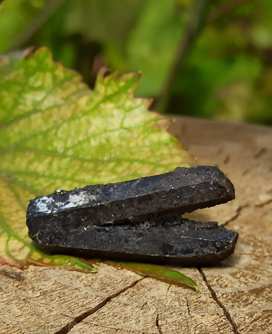 Zincite du Brésil pierre brute ’RARE’ Grade A+++ Zincite du Brésil pierre brute Dans la besace du p'tit Poucet   